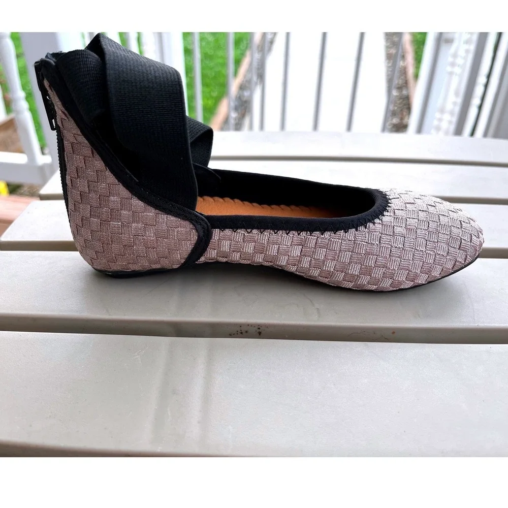 Bernie Mev BM Kids Monica Nude Metallic Woven Ankle Strap Flats Size EU 30/US 12